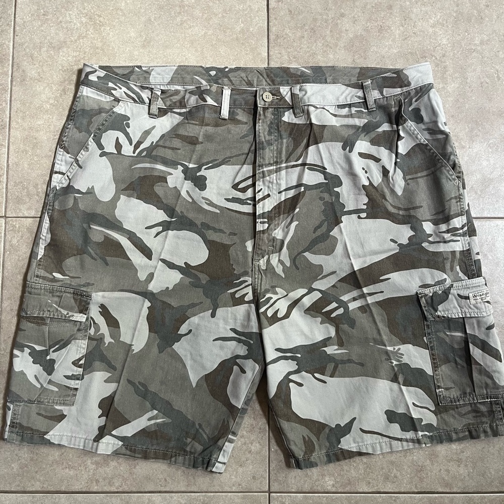 Wrangler Cargo Shorts camo camouflage Utility Pockets Size 48